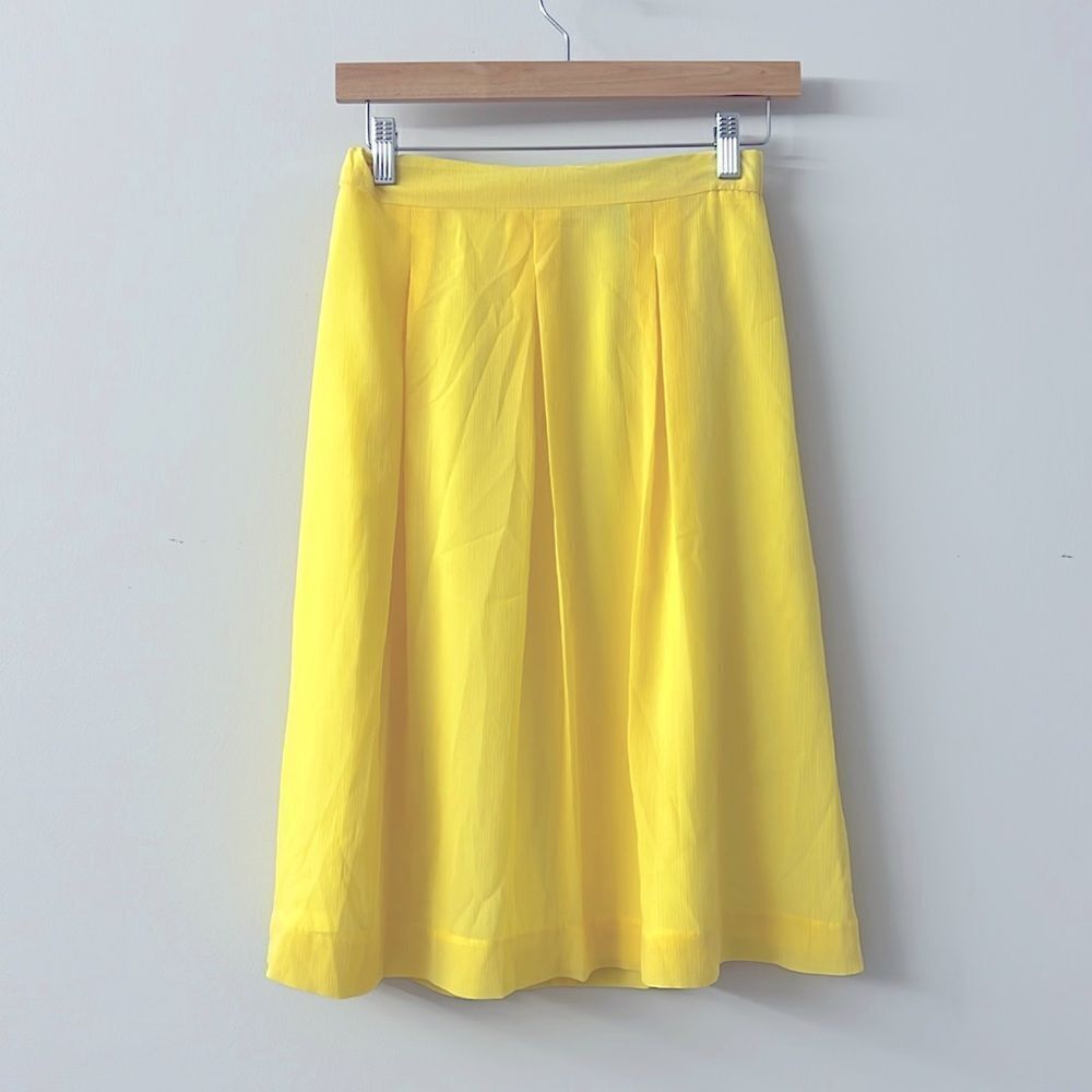 COPY - Ann Taylor Women yellow waved long skirt with back zipper stretchable wa…